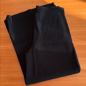 Theory Women’s Black Ribbed Wide Leg Pants, Size P